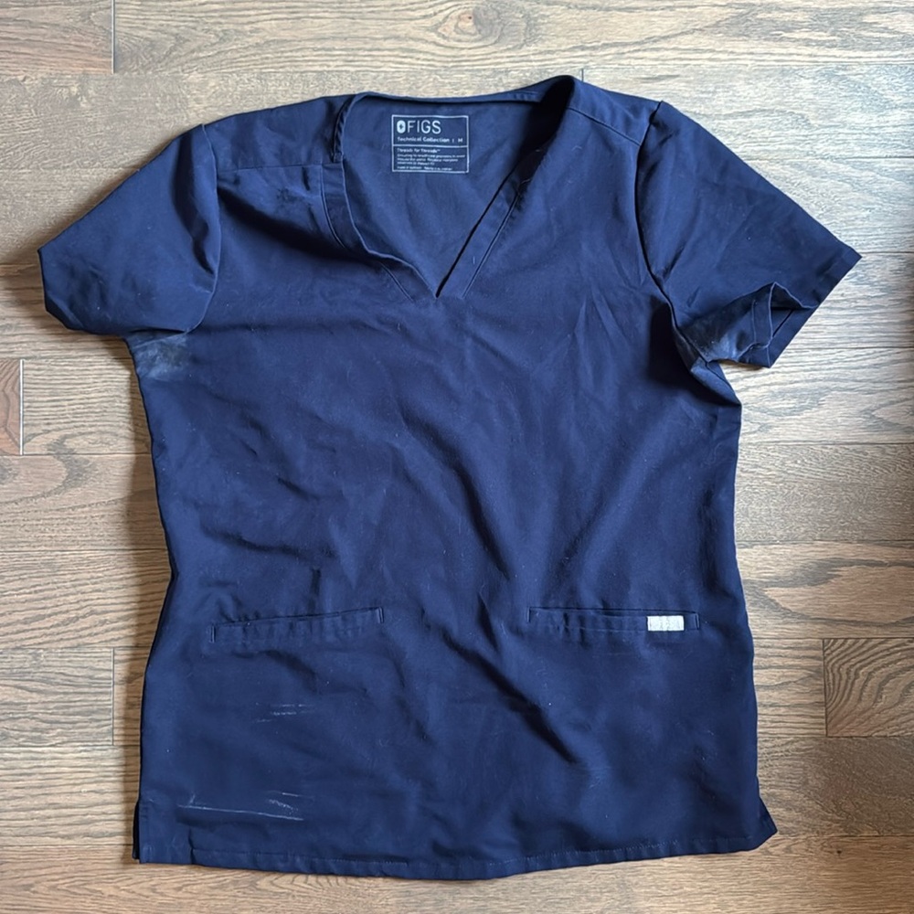 Figs Casma scrub top